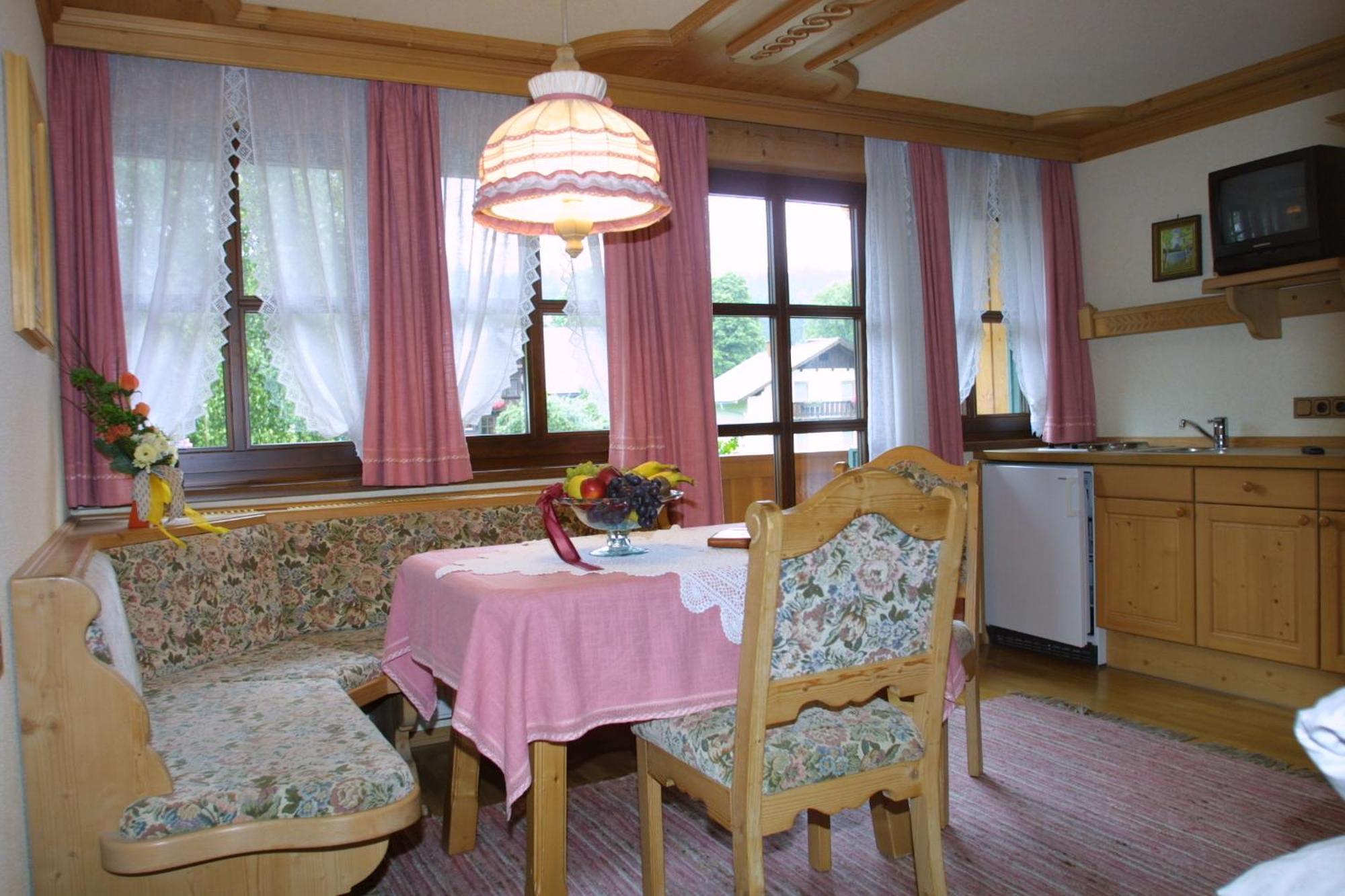 רמסאו אם דכשטיין Hotel Neuwirt מראה חיצוני תמונה